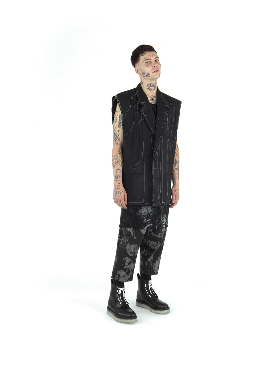 LE25 DEMI-FINISHED HAND TAILORED WOOL AND NYLON SLEEVELESS COAT — BLACK
