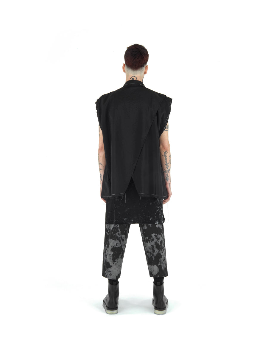 LE25 DEMI-FINISHED HAND TAILORED WOOL AND NYLON SLEEVELESS COAT — BLACK