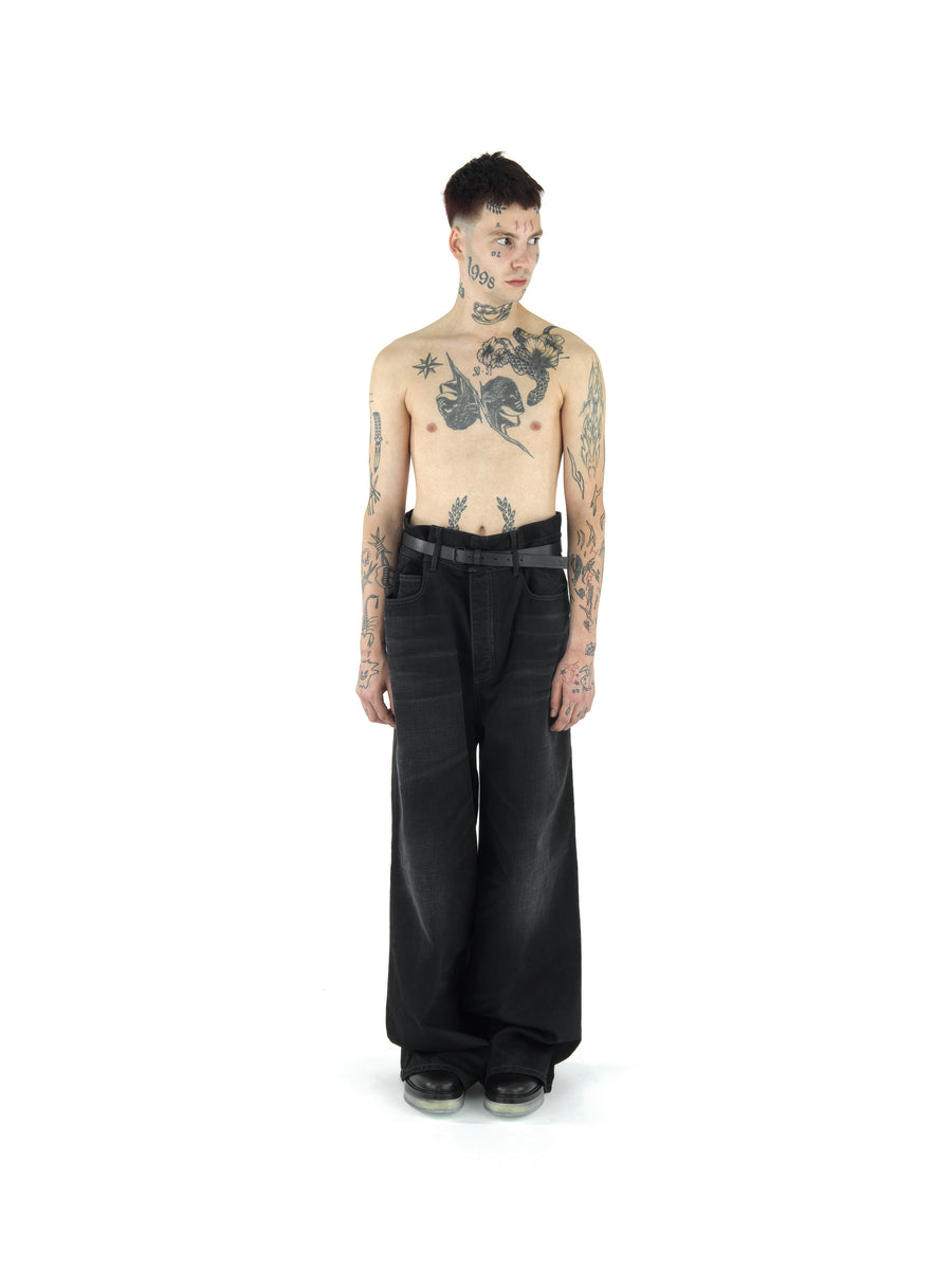 LE25 AGED DENIM OVERSIZED SKATER JEAN, HERITAGE RING DENIM — BLACK