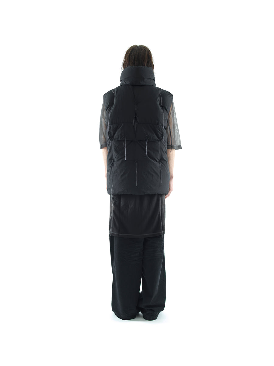 RECYCLED DOWN GILET IN FEATHERWEIGHT NYLON, GARMENT DYED — BLACK