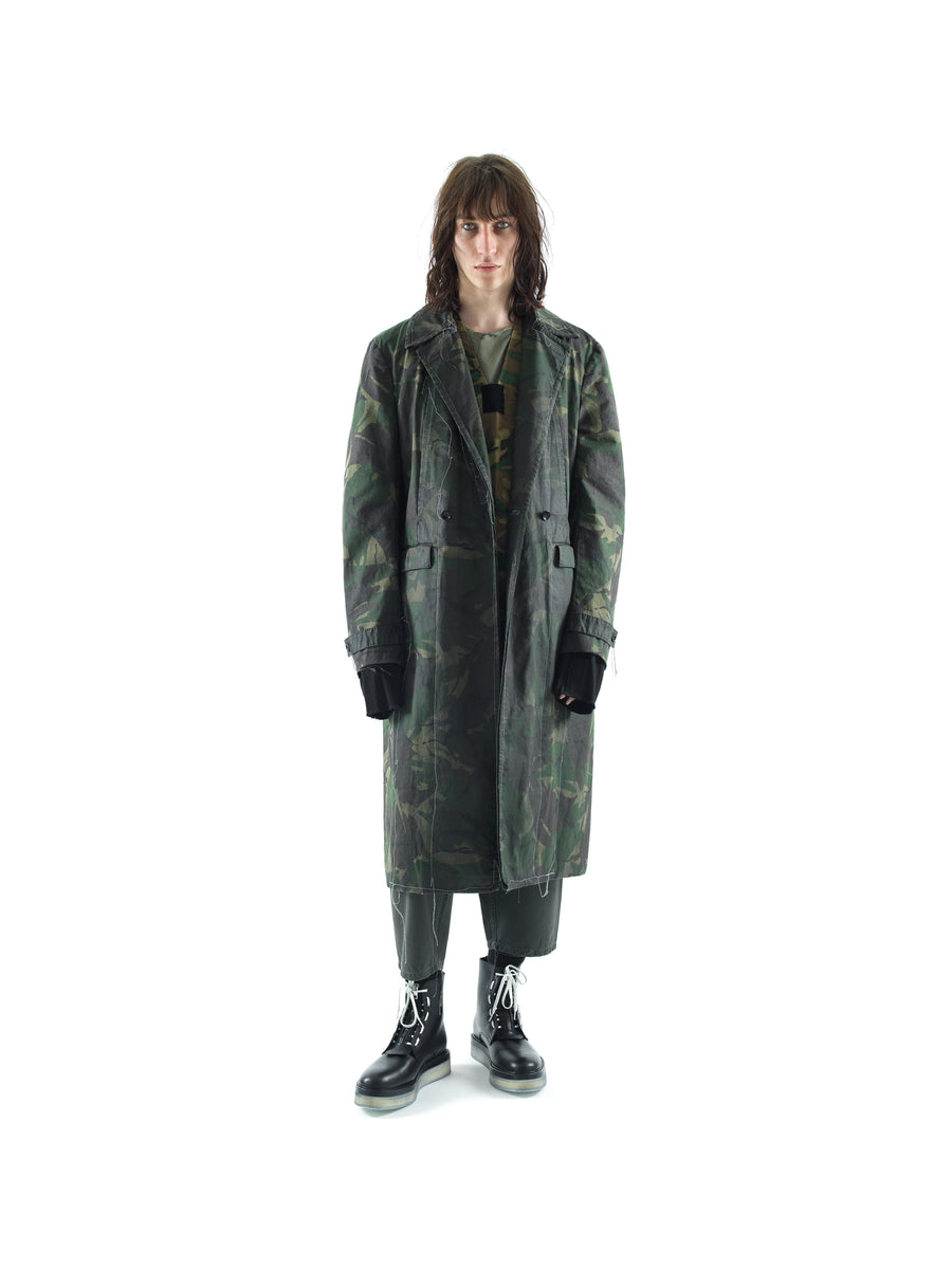 HAND TAILORED 4 POCKET TRENCH IN WAXED COTTON CAMOUFLAGE — DARK GREEN