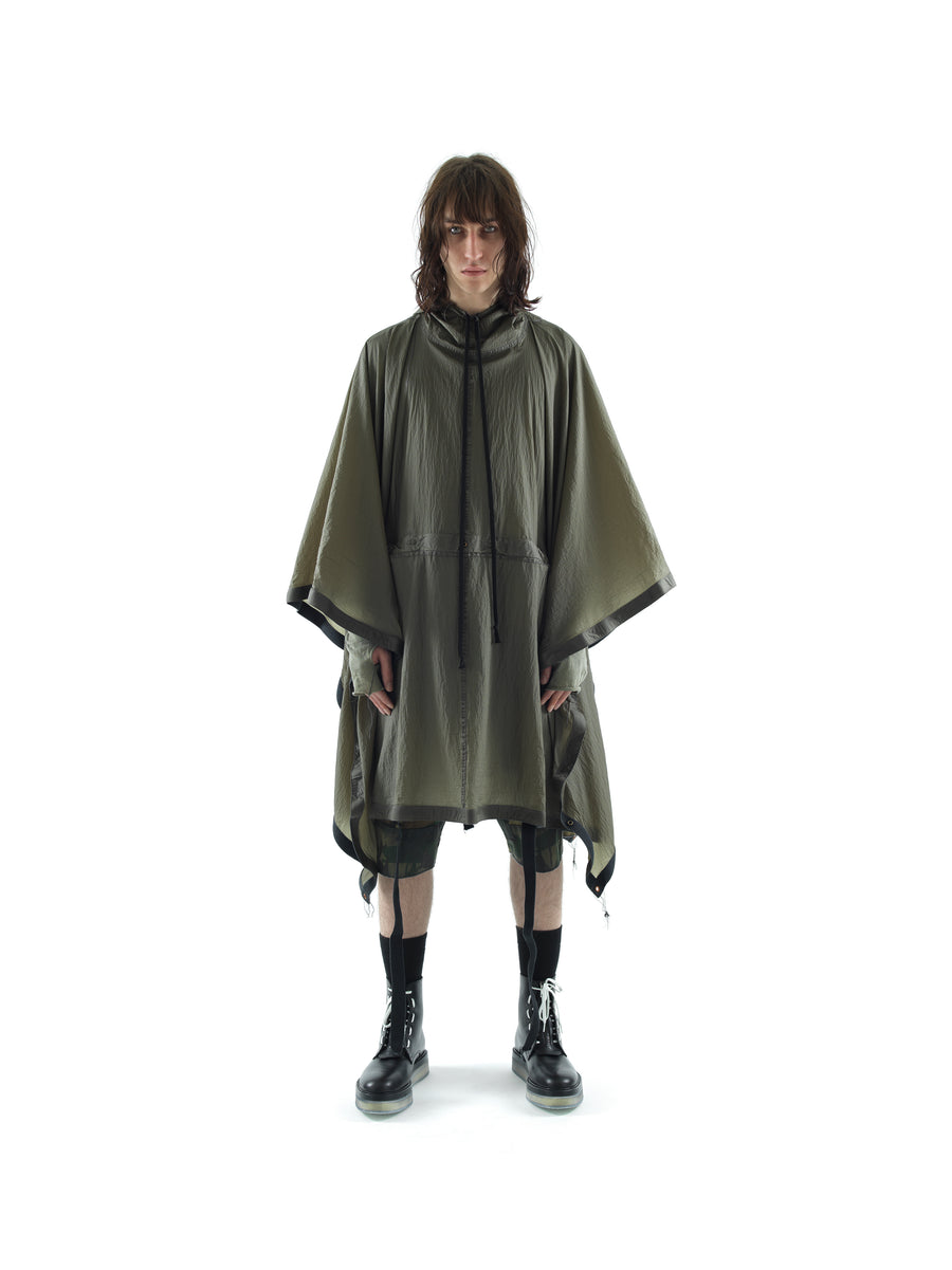 TACTICAL CAPE IN RIPSTOP PARCHMENT NYLON — MOSS