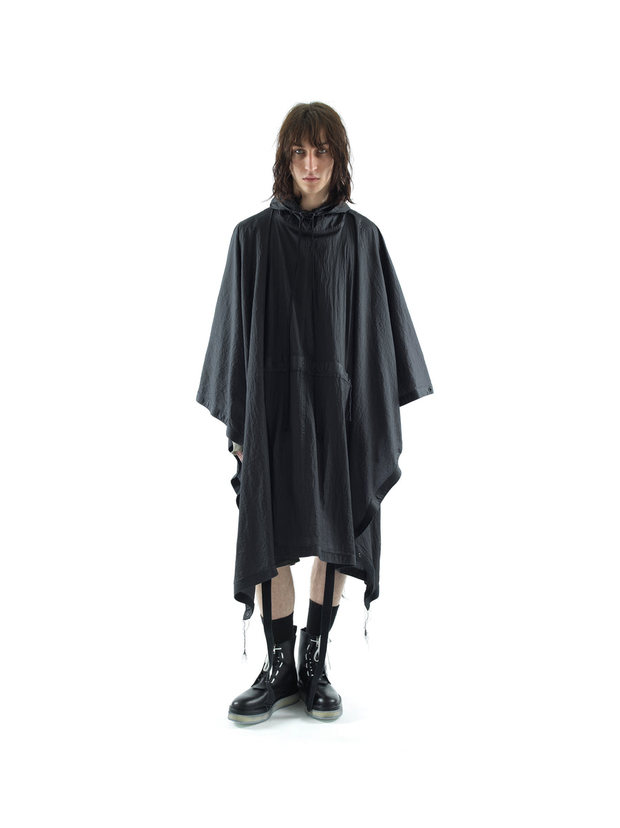 TACTICAL CAPE IN RIPSTOP PARCHMENT NYLON — BLACK