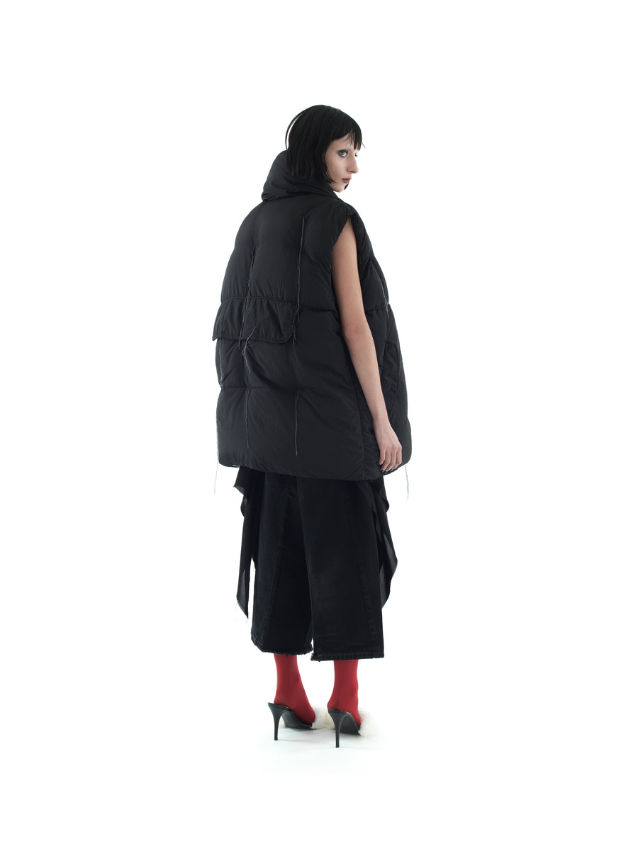 RECYCLED DOWN GILET IN FEATHERWEIGHT NYLON, GARMENT DYED — BLACK