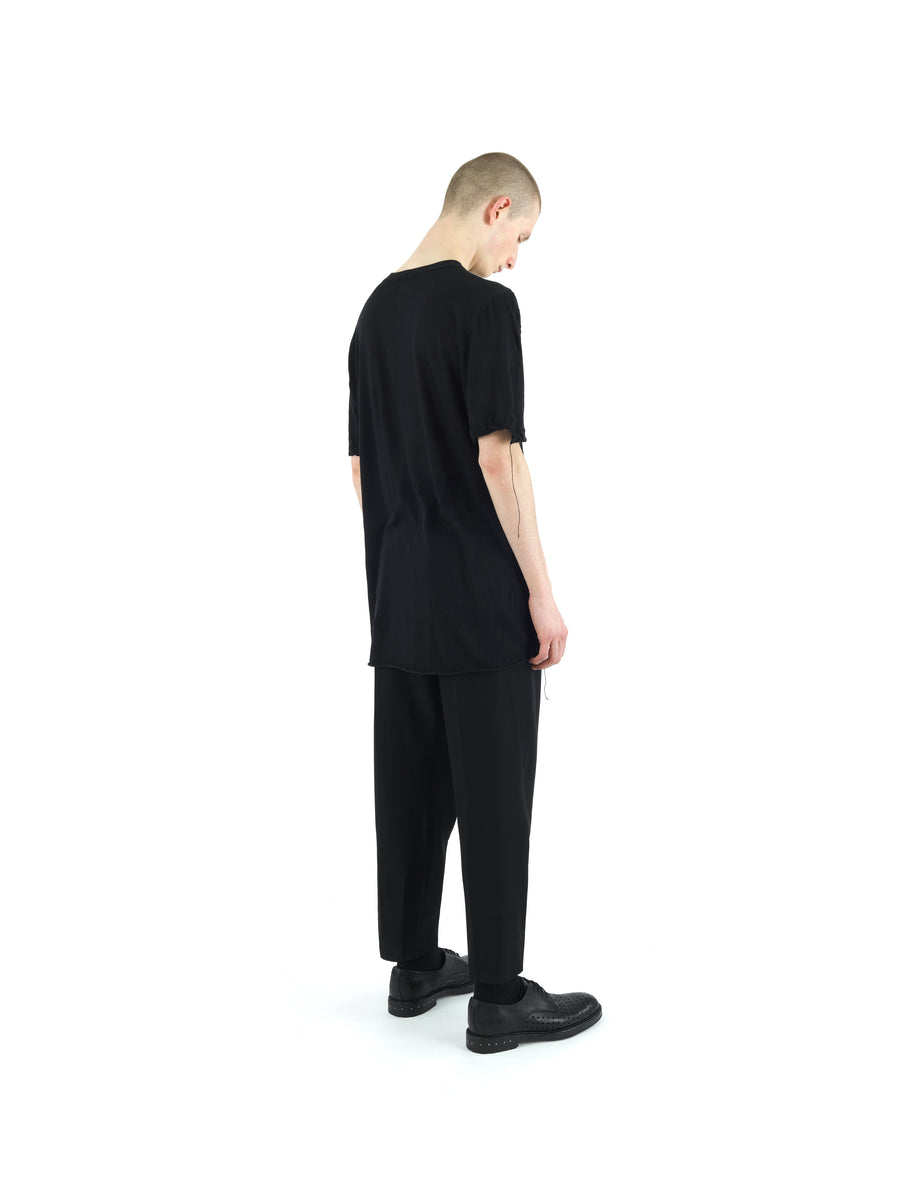 SHIFTED SEAM T-SHIRT IN TORSION JERSEY COTTON VOILE — BLACK