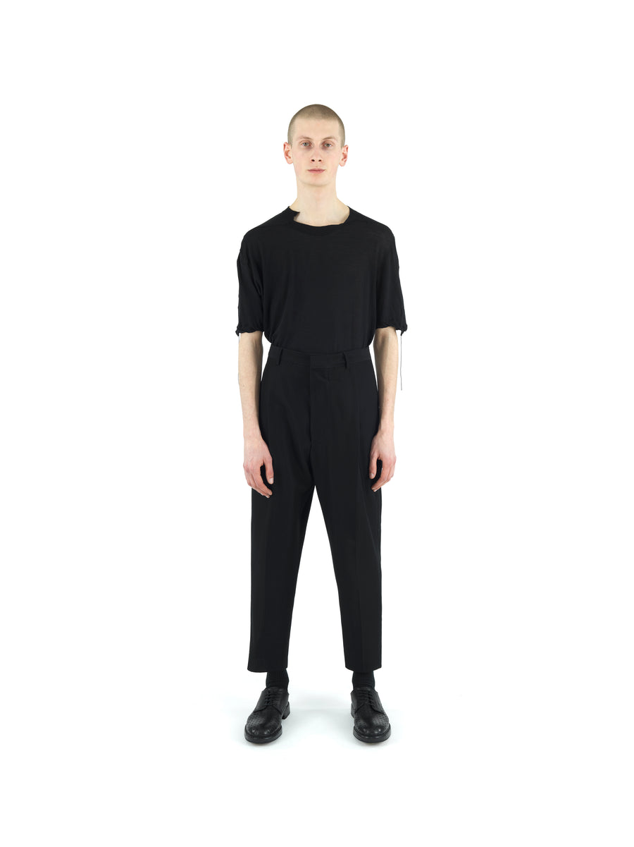 SHIFTED SEAM T-SHIRT IN TORSION JERSEY COTTON VOILE — BLACK