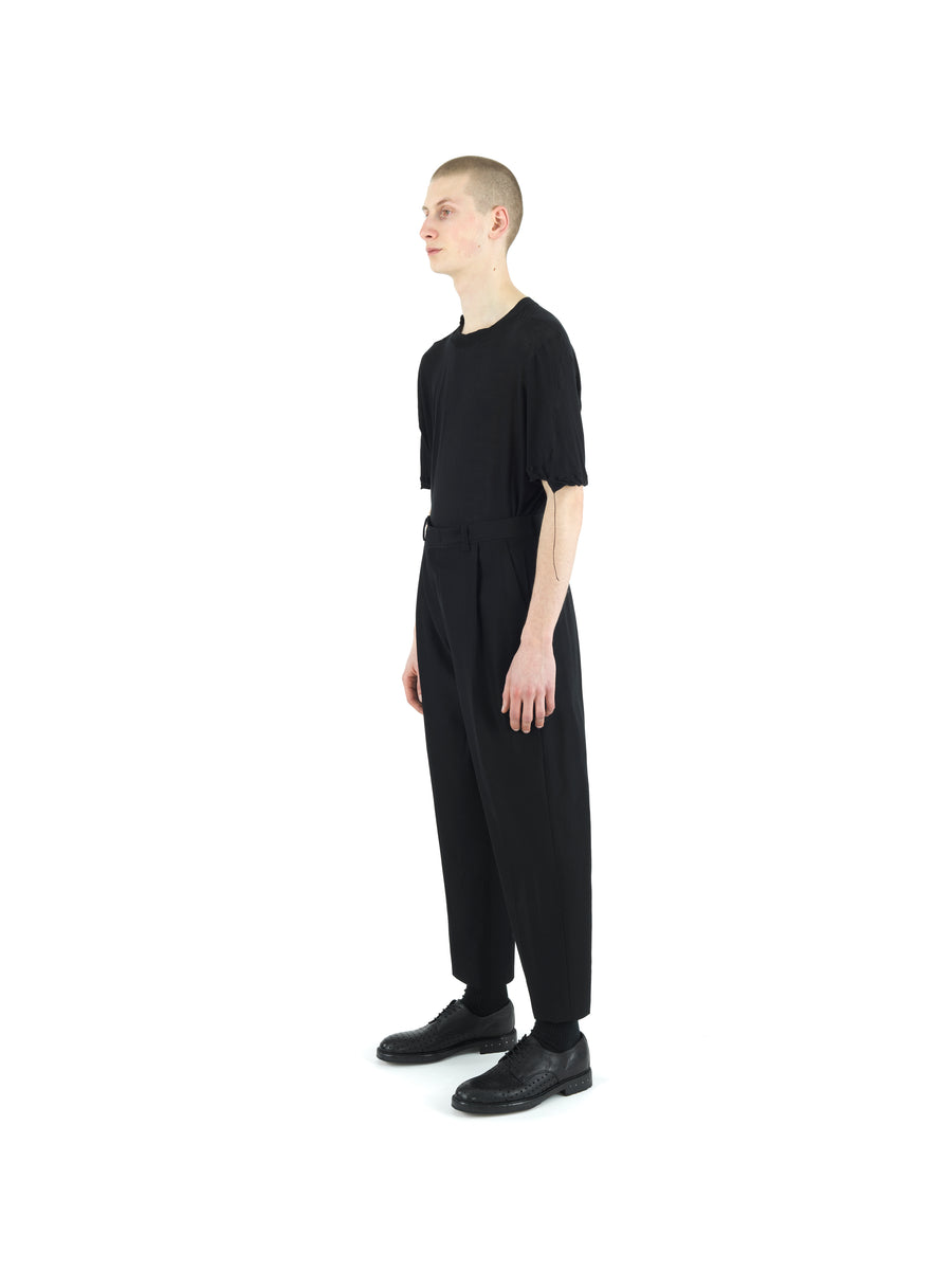 SHIFTED SEAM T-SHIRT IN TORSION JERSEY COTTON VOILE — BLACK